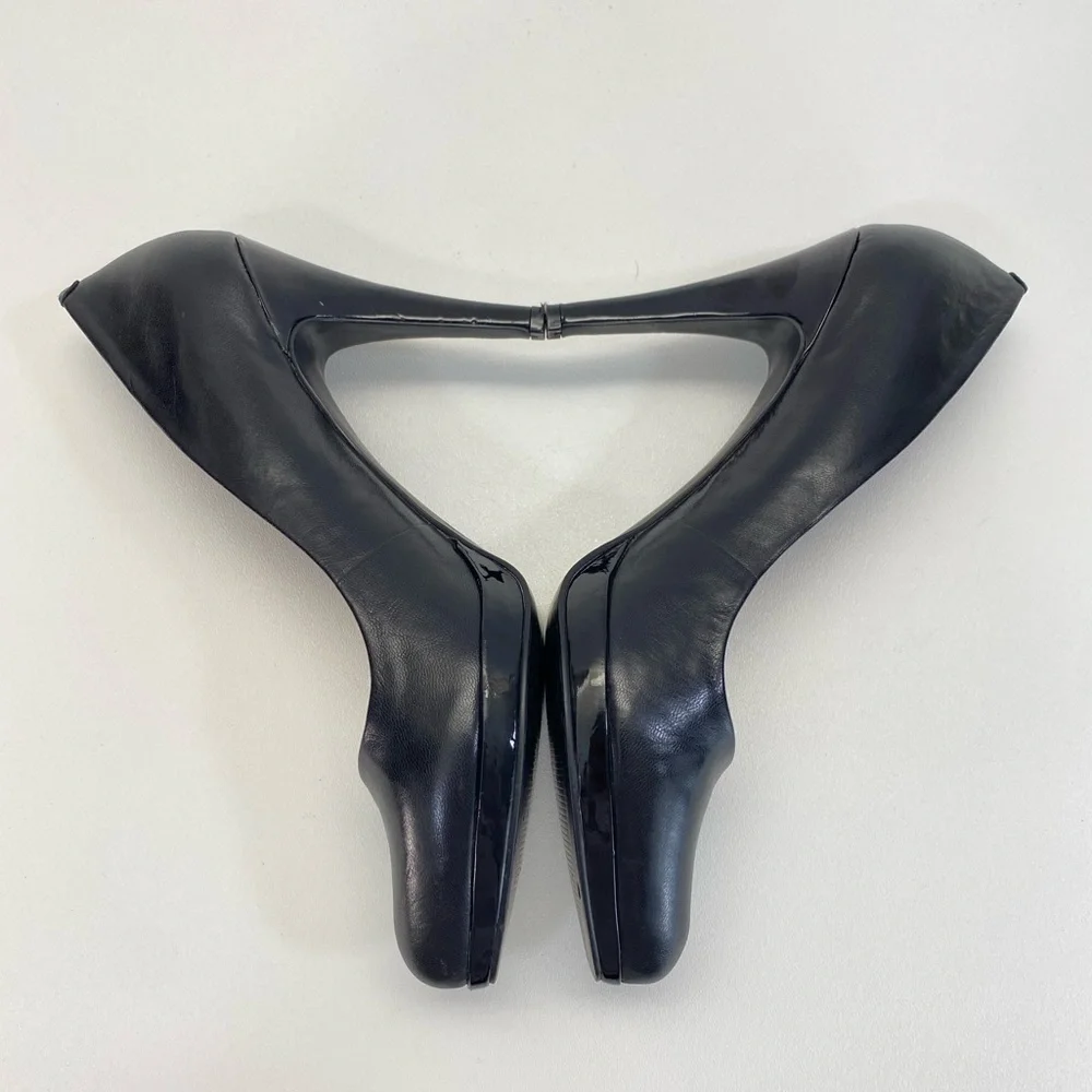 Classic Black Pumps Heels Leather + Patent Leather Heel Preppy Evening Office 10